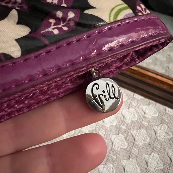 VERA BRADLEY Frill Front Row Bi Fold Wallet in Plum Petal *RETIRED PRINT* Purple - Picture 3 of 7